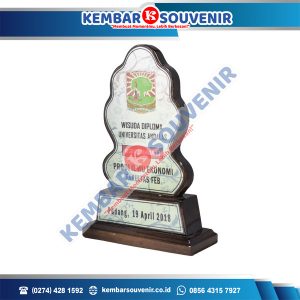 Piala Plakat DPRD Kabupaten Karo