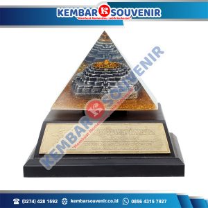 Trophy Plakat Akademi Telekomunikasi Nusantara