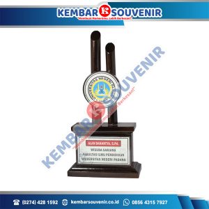 Piala Bahan Akrilik Kabupaten Pesawaran