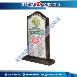 Trophy Plakat Institut Parahikma Indonesia, Gowa Sulawesi Selatan