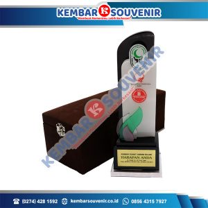 Trophy Plakat DPRD Kabupaten Magelang