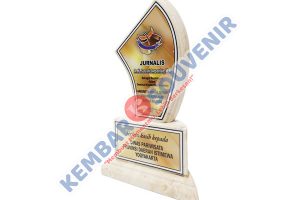 Souvenir Miniatur DPRD Kabupaten Hulu Sungai Tengah
