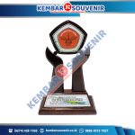 Model Piala Akrilik Badan Penelitian dan Pengembangan Pertanian Kementerian Pertanian