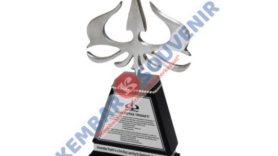 Piala Akrilik Murah Akademi Manajemen Informatika Dan Komputer Kosgoro